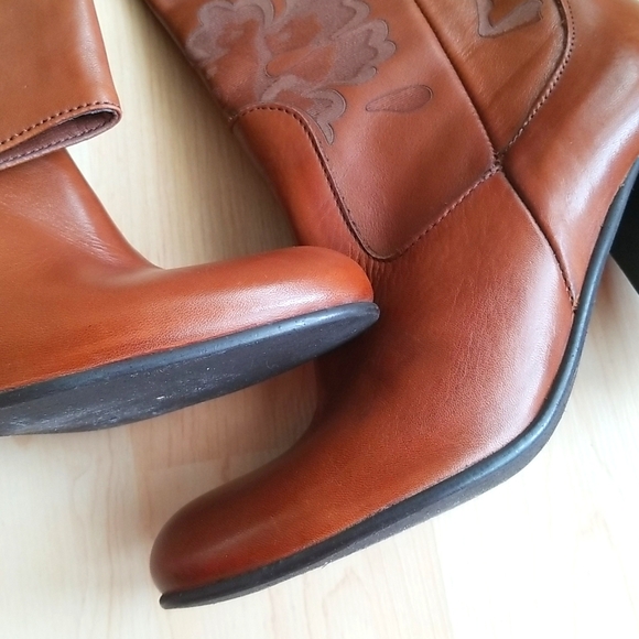 Vera Gomma boots - Picture 6 of 6
